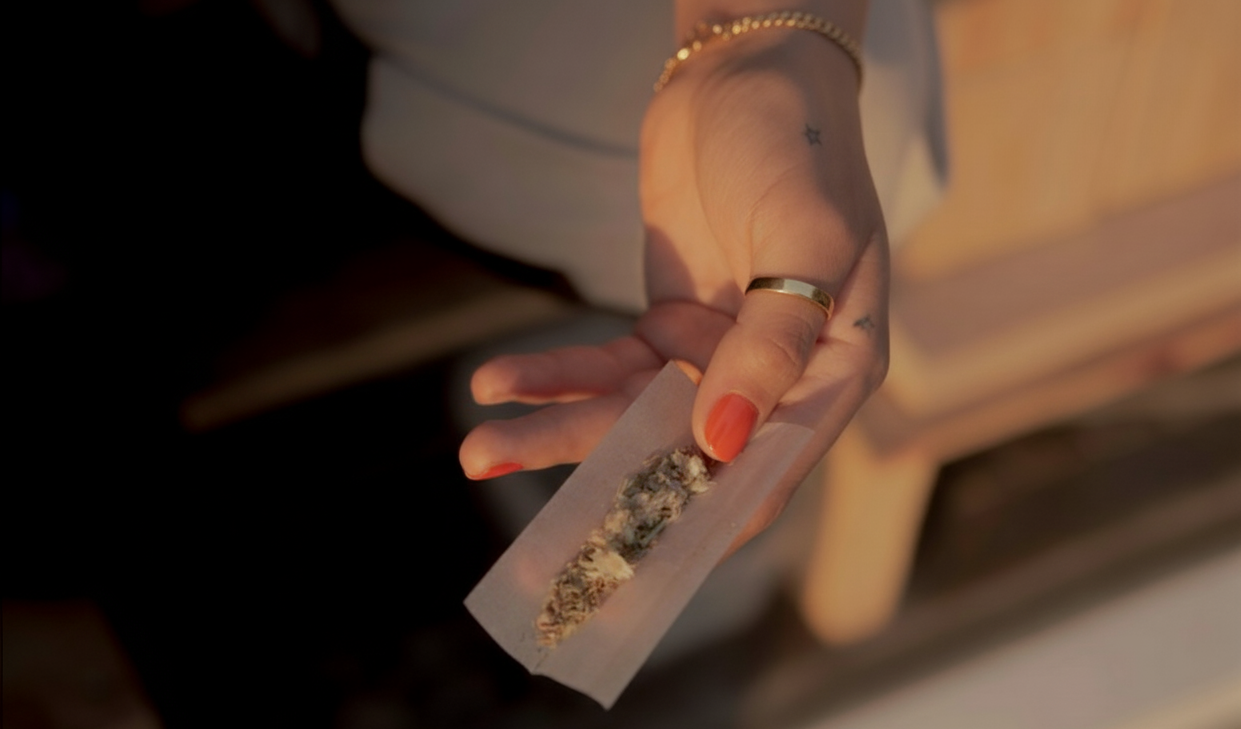 How to Roll a THCA Joint: A 7 Step Guide To Magic